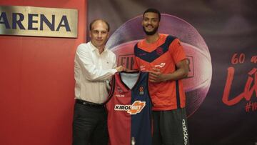 El Baskonia busca en el mercado y un pasaporte para Janning