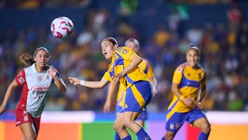 Lizbeth Ovalle scores goal 1-0 of Tigres during the 10th round match between Tigres UANL and Guadalajara as part of the Torneo Clausura 2025, Liga MX Femenil at Universitario Stadium on March 03, 2025 in Monterrey, Nuevo Leon, Mexico.