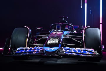 Presentaci車n del coche de F車rmula Uno BWT Alpine Racing A524 durante la presentaci車n de la temporada 2024 del equipo Alpine, en Enstone, en el centro de Inglaterra.
