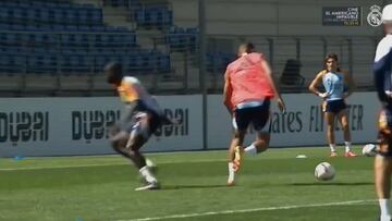 Vuelve Mbappé, vuelven los fuegos artificiales: el roto a Mendy es salvaje