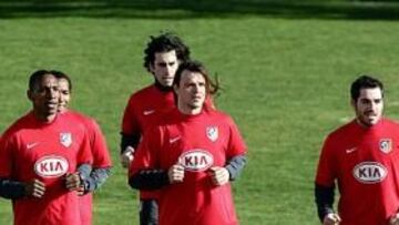 <b>PREPARADOS. </b>Los titulares hicieron ayer carrera continua para estar listos para el duelo de mañana.