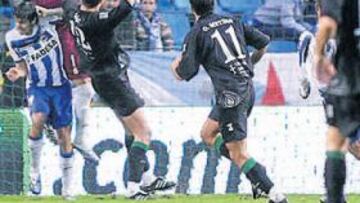 <b>FÚTBOL DIRECTO. </b>Tanto el Racing como el Deportivo recurrieron en varias fases del partido a un fútbol muy directo.
