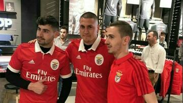 Nicol&aacute;s Castillo ya viste la playera del Benfica