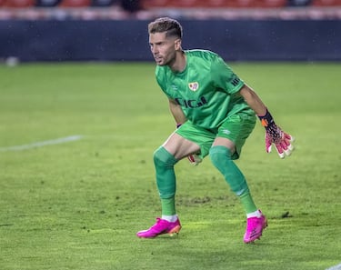 Canterano del Real Madrid, en la temporada 2019-20 se marchó cedido al Racing de Santander y en la 2020-21 llegó libre al Rayo Vallecano donde estuvo hasta 2022.