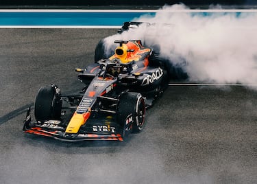 Trompos de Max Verstappen tras la carrera en Yas Marina.