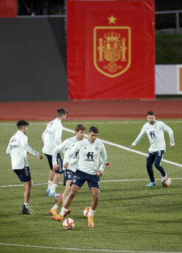 Marcos Alonso y Rodrigo Hernández.