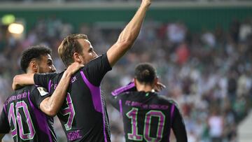 Bayern Munich's English forward #09 Harry Kane (C) celebrates scoring the 0-2 goal with his team-mates Bayern Munich's Moroccan defender #40 Noussair Mazraoui (L) and Bayern Munich's German midfielder #10 Leroy Sane during the German first division Bundesliga football match between Werder Bremen and FC Bayern Munich in Bremen, northern Germany, on August 18, 2023. (Photo by INA FASSBENDER / AFP) / DFL REGULATIONS PROHIBIT ANY USE OF PHOTOGRAPHS AS IMAGE SEQUENCES AND/OR QUASI-VIDEO ALTERNATIVE CROP