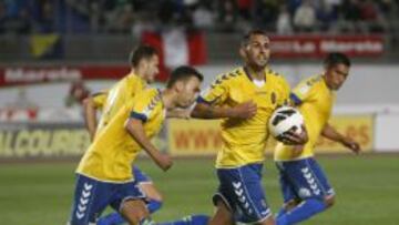 Nauzet celebra el segundo gol de Las Palmas en el minuto 81 que supon&iacute;a el empate 2. 