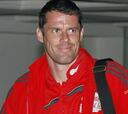 Carragher pide al Liverpool que no venda a Xabi Alonso