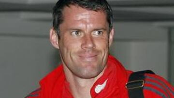 Carragher pide al Liverpool que no venda a Xabi Alonso