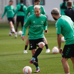 Canales aprieta para estar en Old Trafford