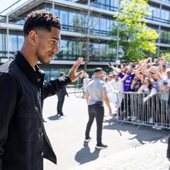 Bellingham’s excitement when he picks Mbappé's card