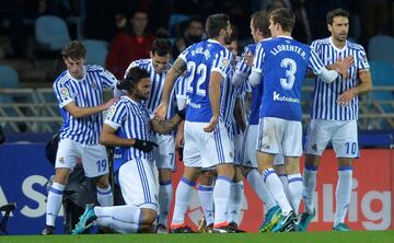 1-0. Willian Jos¨¦ celebr¨® el primer gol.
