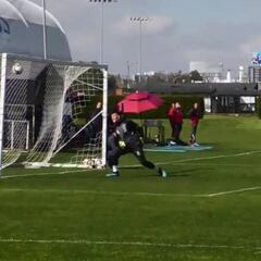 El golazo de gran factura que Paredes anotó en la práctica