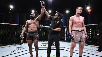 Curtis Blaydes y Alexander Volkov en el UFC Las Vegas 3.