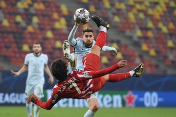 Joao Félix y Jorginho.