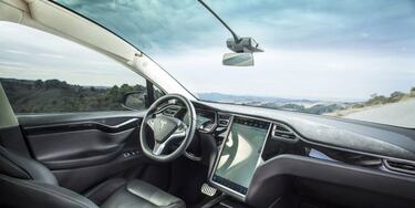 Así funciona el coche sin conductor de Tesla Autopilot 2.0