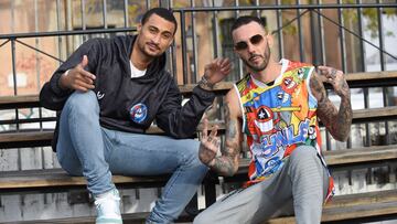 Edwin Jackson, alero del Movistar Estudiantes, junto al artista urbano, El Pez.