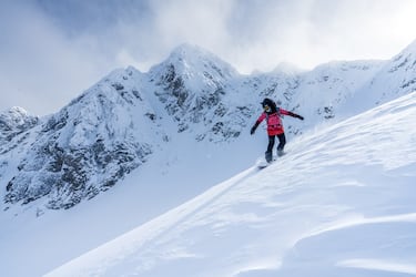 La chilena Isidora Assler logró el segundo lugar en el Freeride World Tour en Canadá