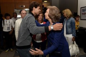 La Reina Doña Sofía felicita a Rafa Nadal.