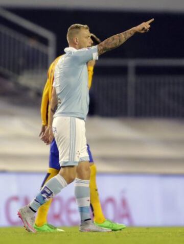 Guidetti jugador del Celta celebrando el gol 4-1 