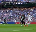 El Madrid reclamó un penalti de Crespo a Cristiano en el 6'