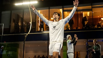 Pablito Cardona, en primer plano, y Leo Augsburger celebran la victoria.