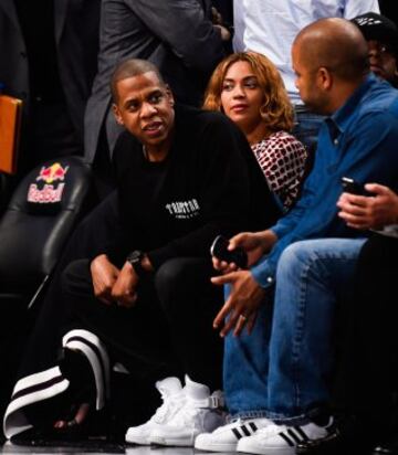 Jay Z y Beyonce en un Brooklyn Nets-Oklahoma City Thunder.