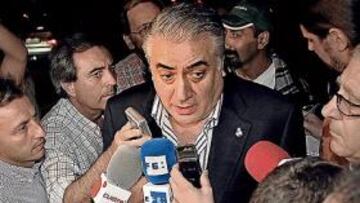 <b>EN PROBLEMAS. </b>Lorenzo Sanz dio explicaciones en Córdoba.