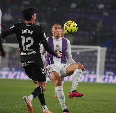 Aprobados y suspensos del Málaga: otra vez Adrián Niño