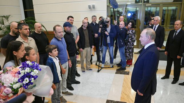 La pareja del periodista español liberado: “Que el Gobierno se ahorre la llamada”