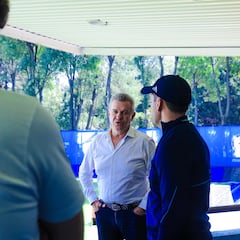 ‘Vasco’ Aguirre sigue de cerca a los jugadores de Cruz Azul