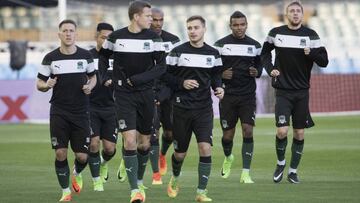 El Krasnodar se ejercitó sobre el césped de Balaídos en la previa del encuentro.