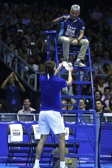 Lado B: Zverev sorprendió con zapatillas 'a la chilena'
