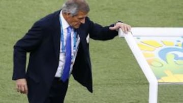 Tabárez: "Hay que aceptar la derrota y felicitar a Colombia"