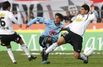 De normal campaña en O'Higgins llegó a Colo Colo para 2009 para afirmar la defensa, pero estuvo muy lejos del objetivo. Incluso fue utilizado de lateral derecho donde se vio peor aún.