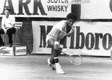 Su mayor triunfo fue en 1983 que llevo el triunfo en la final masculina de Roland Garros. En 1986 llegó a alcarzar el número 3 en el Ranking ATP