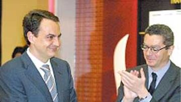 <b>UNIÓN. </b>Zapatero y Gallardón darán la bienvenida a la Comisión.