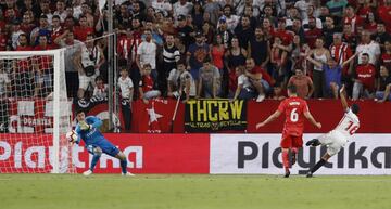 2-0. André Silva marcó el segundo gol tras un tiro de Jesús Navas y posterior rechaze de Courtois.