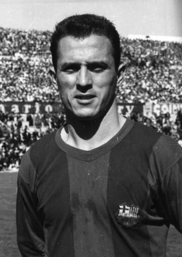 Jugó desde la temporada 1968-1969 y militó en el club hasta la 1965-1966. Entrenó al Barcelona en 1974.