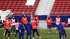 Gelson y Kalinic, principales ausencias en el entrenamiento del Atlético de Madrid en el Wanda Metropolitano