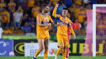 Juan Brunetta celebrates his goal 3-2 on Hat-Trick with Andre-Pierre Gignac of Tigres during the 13th round match between Tigres UANL and Necaxa as part of the Liga BBVA MX, Torneo Apertura 2025 at Universitario Stadium, on October 17, 2025 in Monterrey, Nuevo Leon, Mexico.