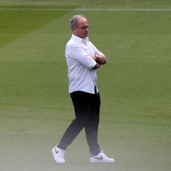 Mouriño entrega las llaves del Celta a Luís Campos