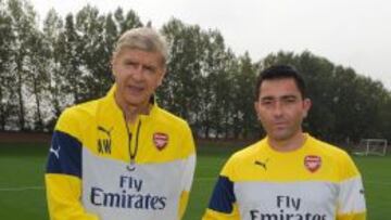 Ars&egrave;ne Wenger, entrenador del Arsenal, y Pedro Mart&iacute;nez Losa, entrenador del Arsenal Ladies. 