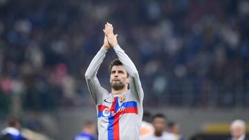 Gerard Pique' of FC Barcelona greets the fans during the UEFA Champions League Group Stage match between FC Internazionale and FC Barcelona at Stadio Giuseppe Meazza, Milan, Italy on 4 October 2022. (Photo by Giuseppe Maffia/NurPhoto via Getty Images)