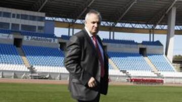 El presidente del Almería carga contra los árbitros