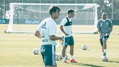 Denis Su&aacute;rez durante un entrenamiento con el Celta en la ciudad deportiva.