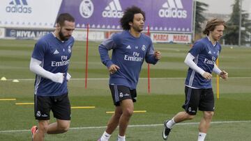 Modric y Marcelo mejoran y entrenan con el resto