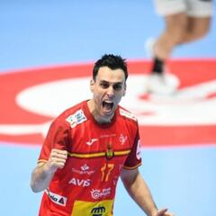 Casado se doctora al mando
de España ante Alemania