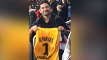 Keylor Navas le hace regalo a un excompañero de Saprissa